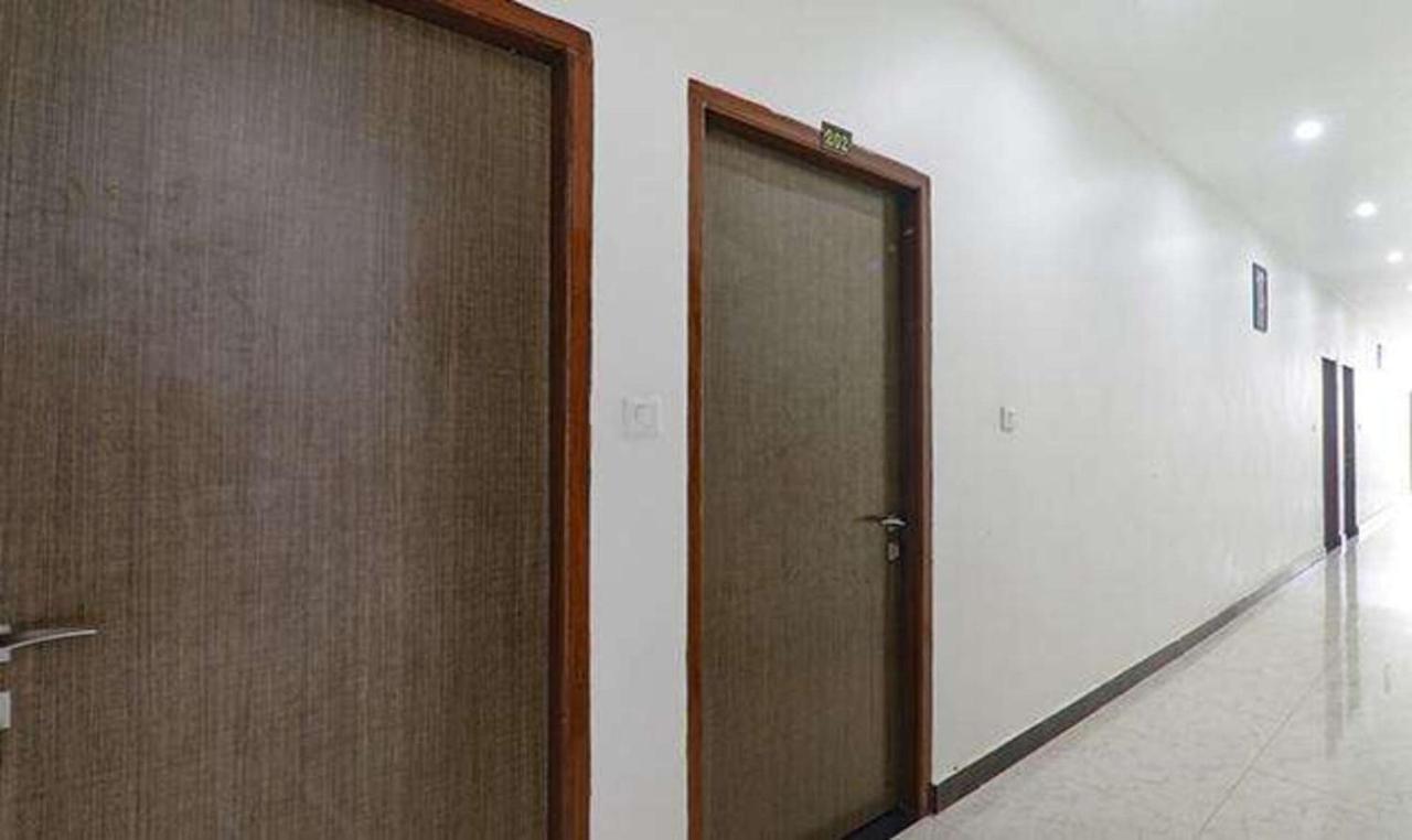 Hotel Fabexpress Ss Grand Banthra Sikandarpur Exterior foto